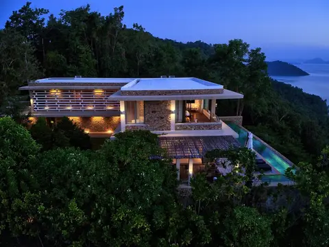 Stone Pavilion Villa with Infinity Pool & 270° Sea Views, Taling Ngam