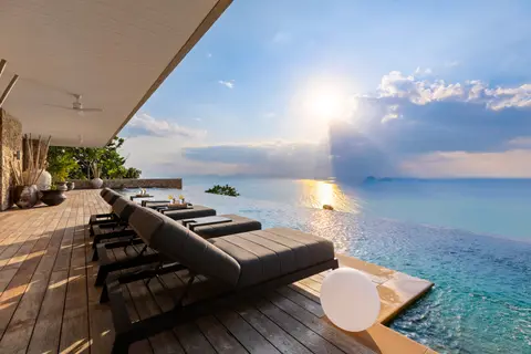 Hillside Villa with 270° Five-Islands Views, Taling Ngam