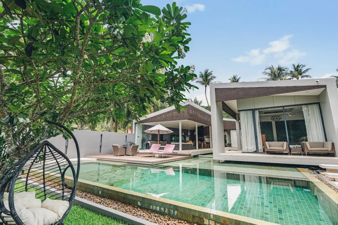 Single-Storey Beachfront Pool Villa with 14-Metre Pool & Koi Pond — view 2