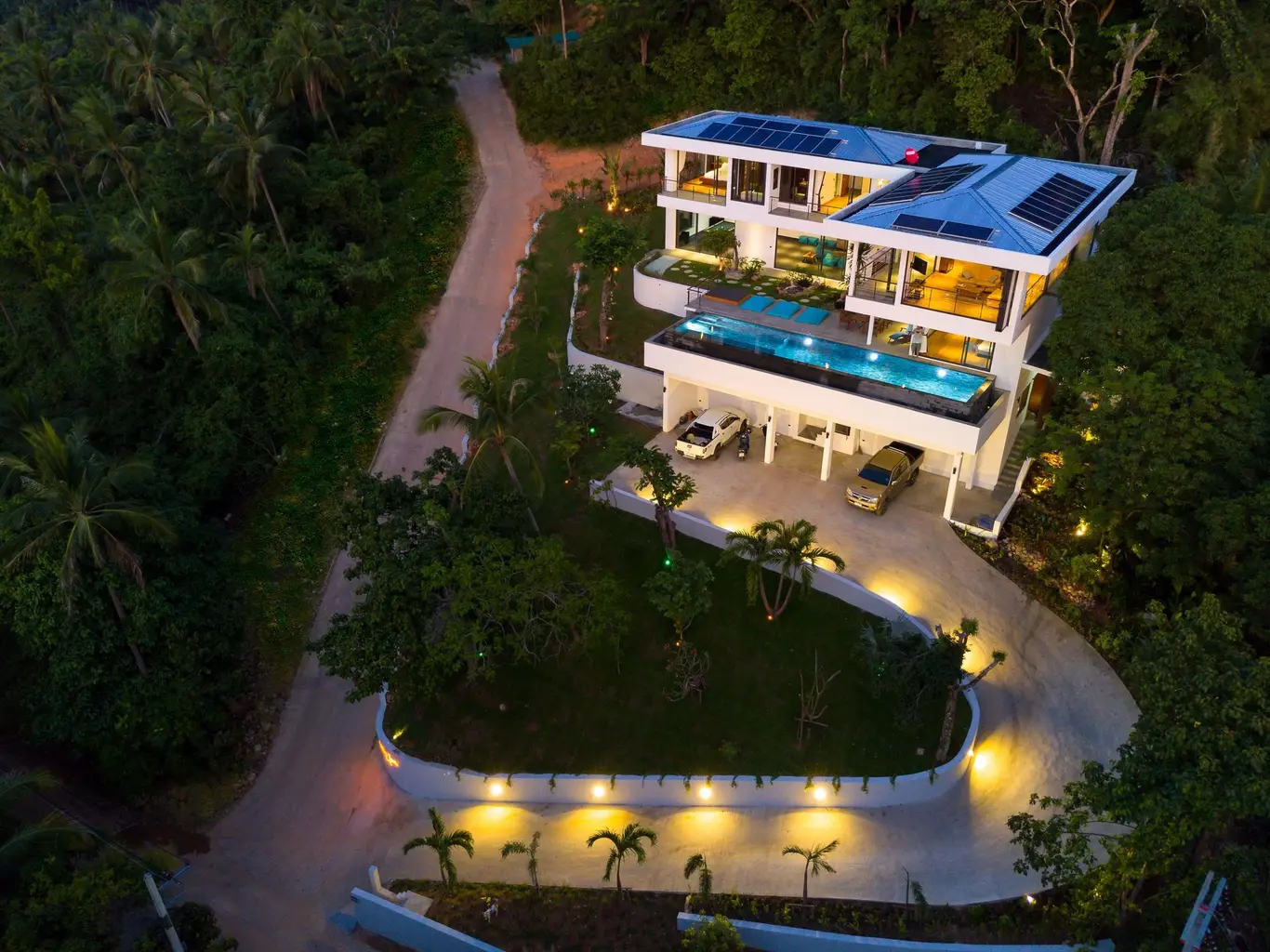 Hillside Four-Bedroom Villa with Infinity Pool & Panoramic Views