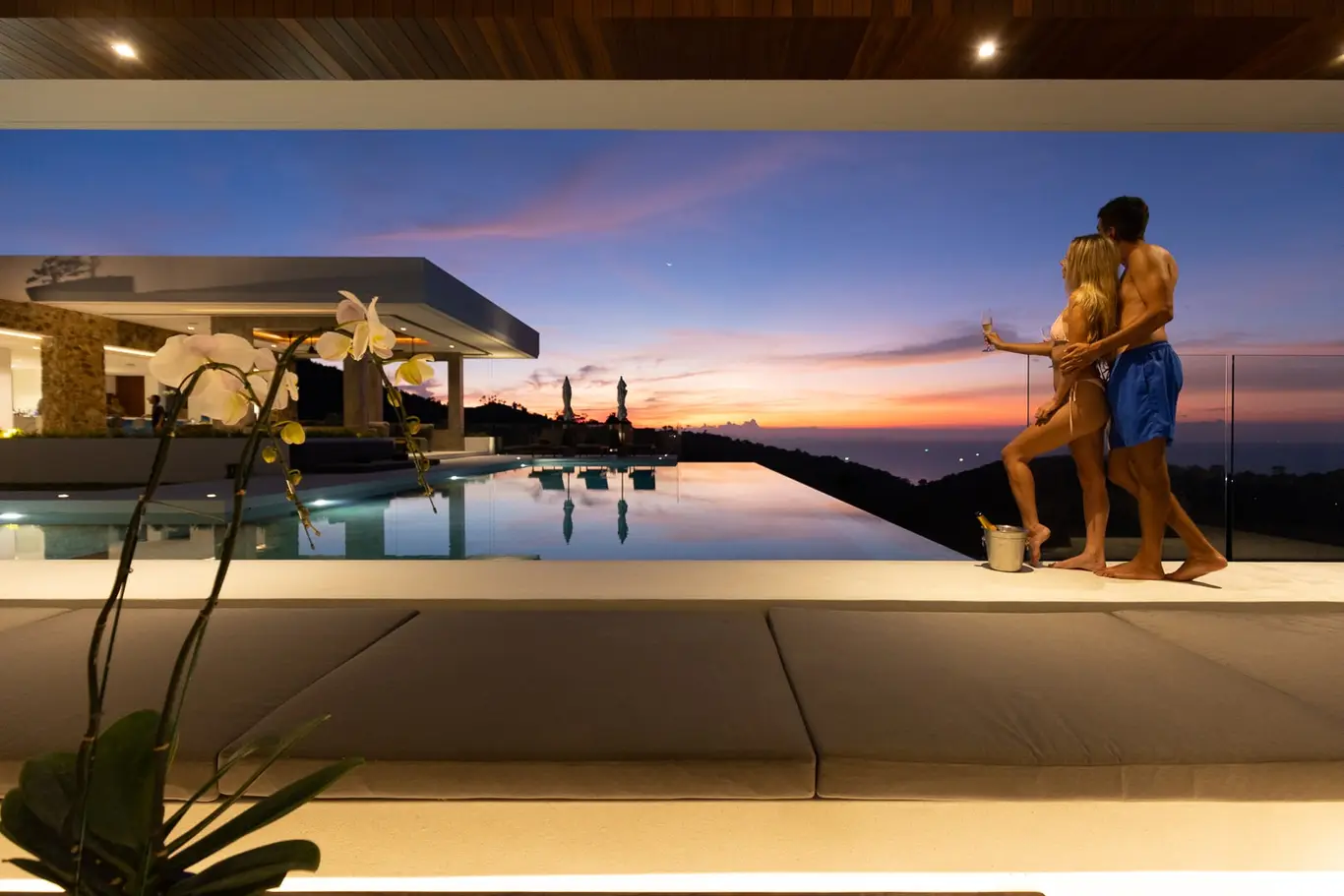 Hilltop Five-Bedroom Seaview Villa with Infinity Pool in Bang Por — view 2