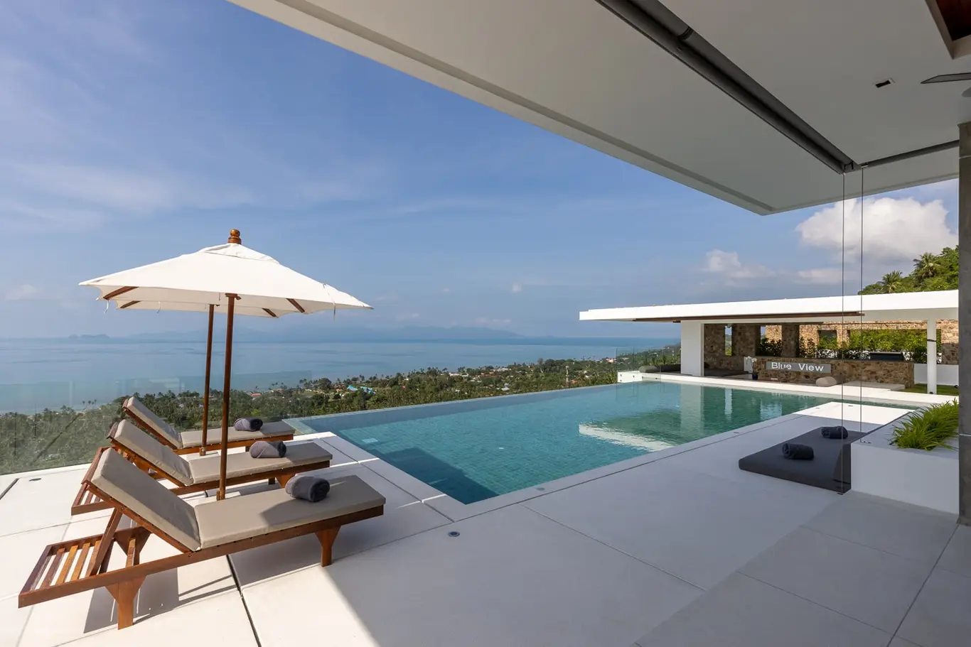 Hilltop Five-Bedroom Seaview Villa with Infinity Pool in Bang Por