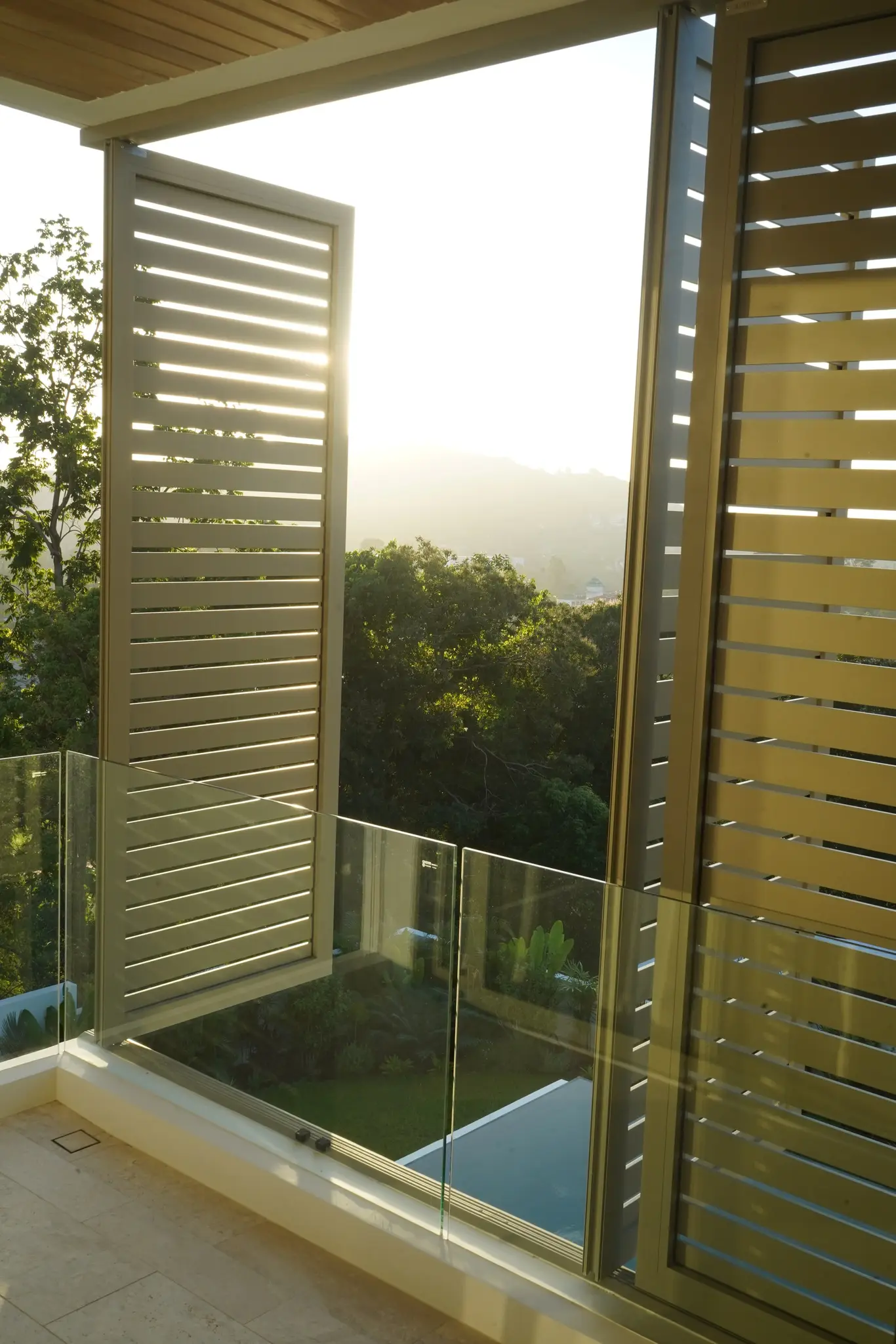 Three-Level Hillside Estate with Ten Sea-View Suites — view 2