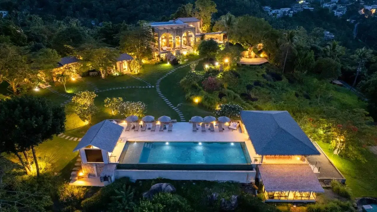 Seven-Bedroom Hillside Estate on 7 Rai with Infinity Pool & Gulf Views, Chaweng — view 1