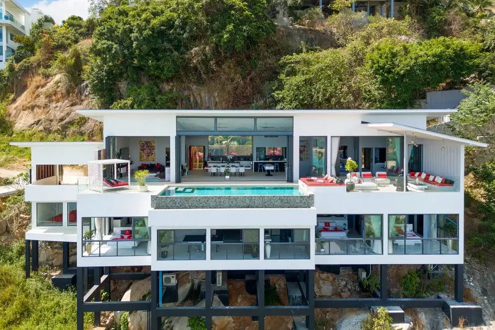 Chaweng Noi Hilltop Villa with Infinity Pool, Cinema & Games Room — view 2