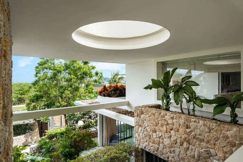 Grand Eight-Bedroom Ocean-View Estate with Infinity Pool & Twin Kitchens — view 2