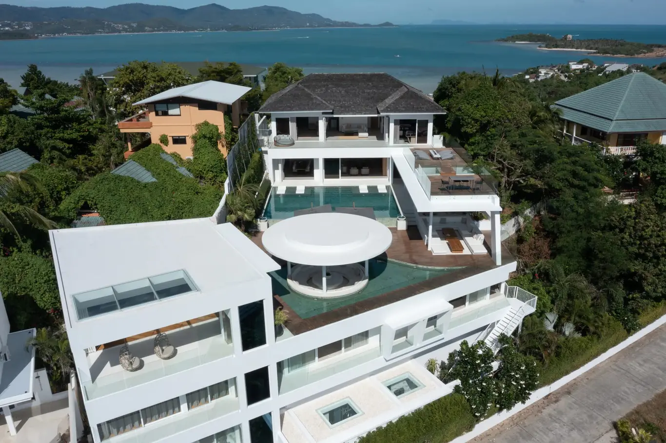 Bophut Hilltop Sea-View Villa with Horizon Pool — view 2