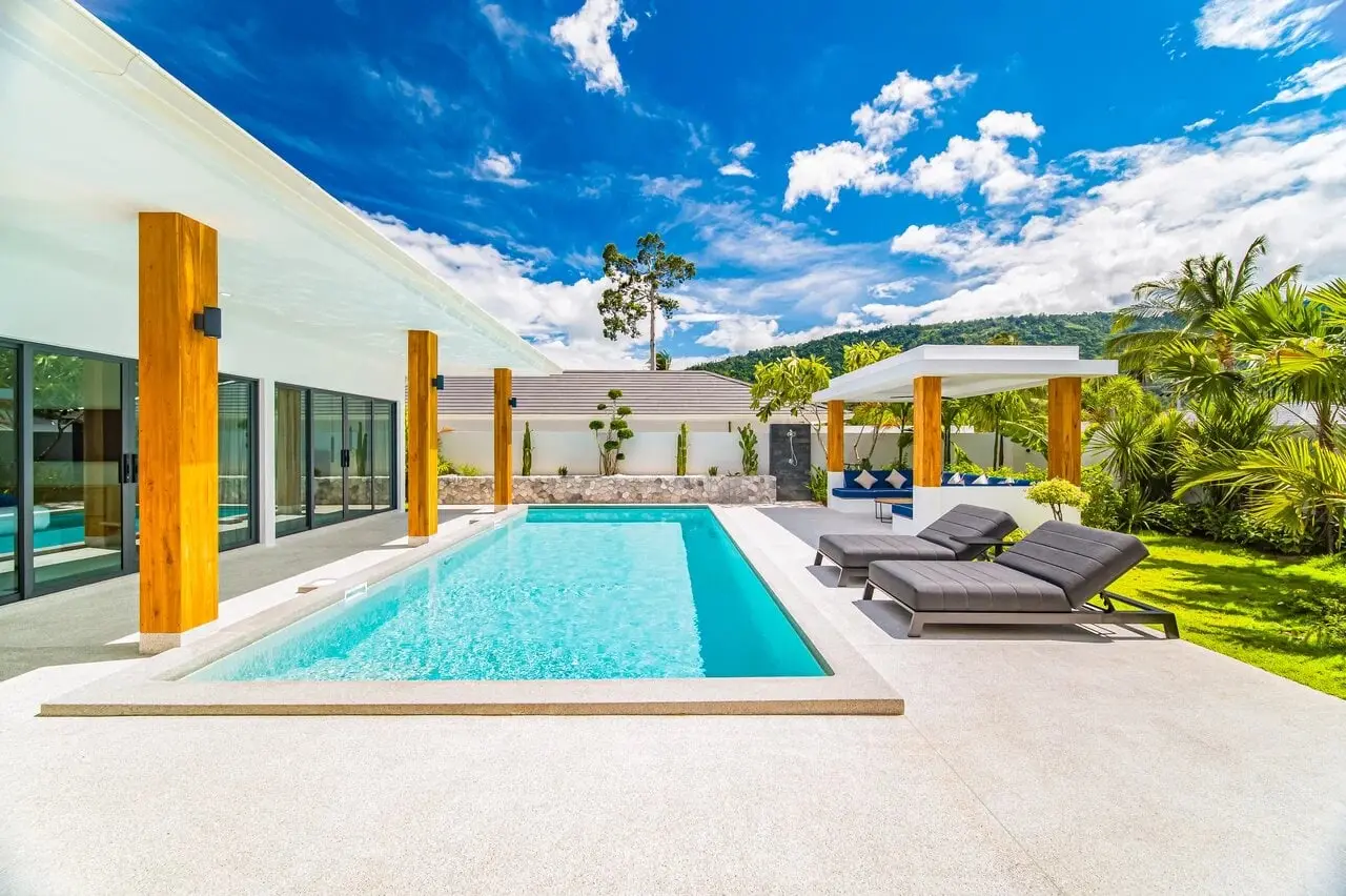 Luxurious Three-Bedroom Garden Pool Villa in Lamai