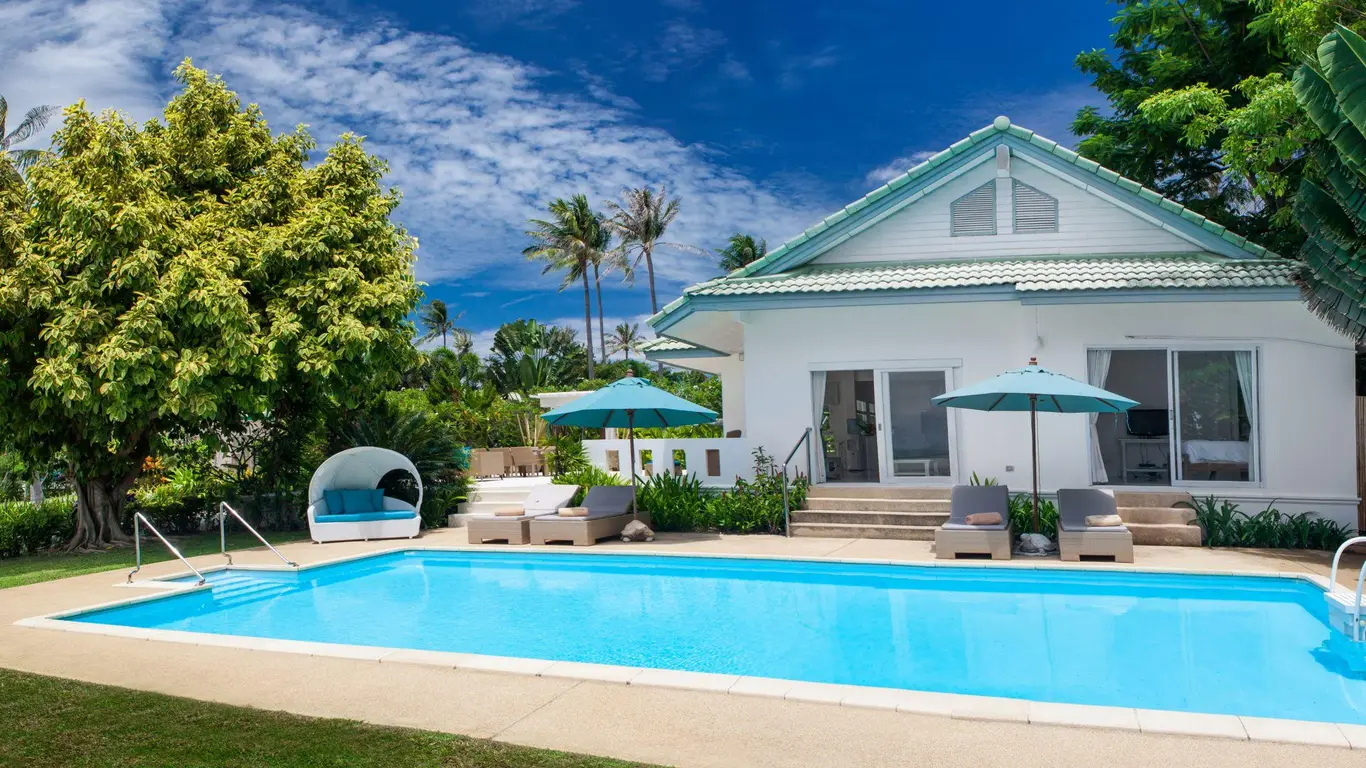 Contemporary 3-Bedroom Beachfront Villa — view 2