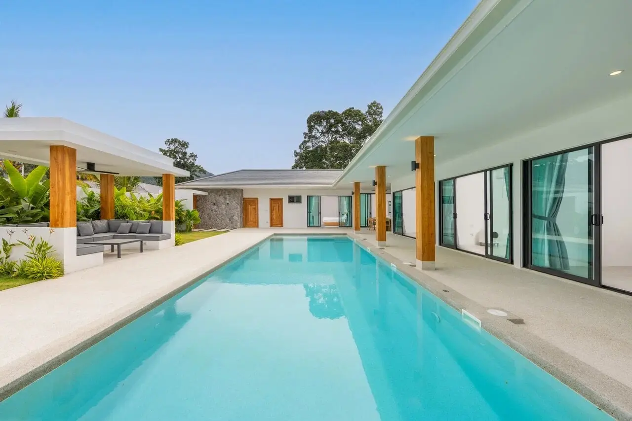 Contemporary Four-Bedroom Garden Pool Villa in Maenam