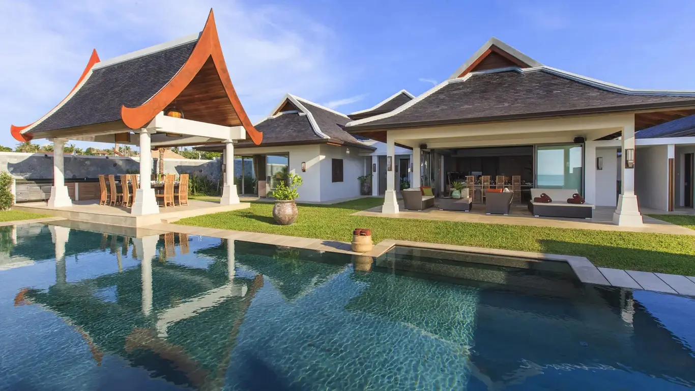 Dual Beachfront Villa Estate with 42m Frontage, Maenam — view 2
