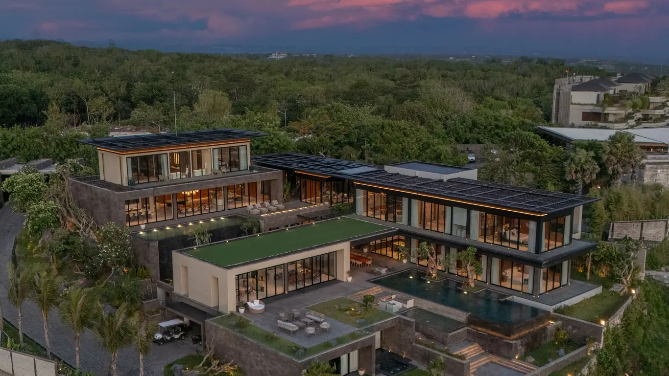 Seven-Bedroom Clifftop Villa with Ocean Views on Four Levels