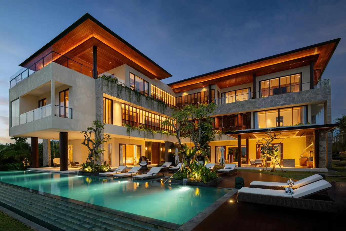 Clifftop Five-Bedroom Sea-View Wellness Villa with Glass Elevator, Ungasan