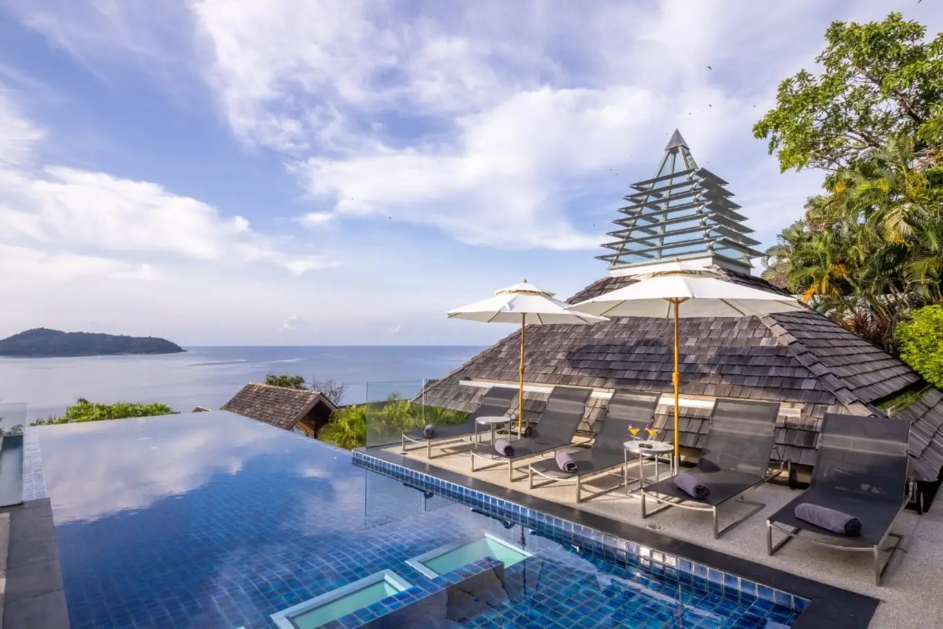 Six-Bedroom Villa with 270° Views over Patong Bay, Kamala — view 2