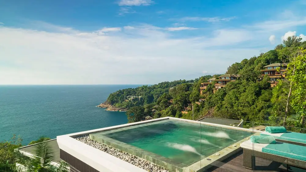 Six-Bedroom Headland Villa with Sunset Sea Views — view 2