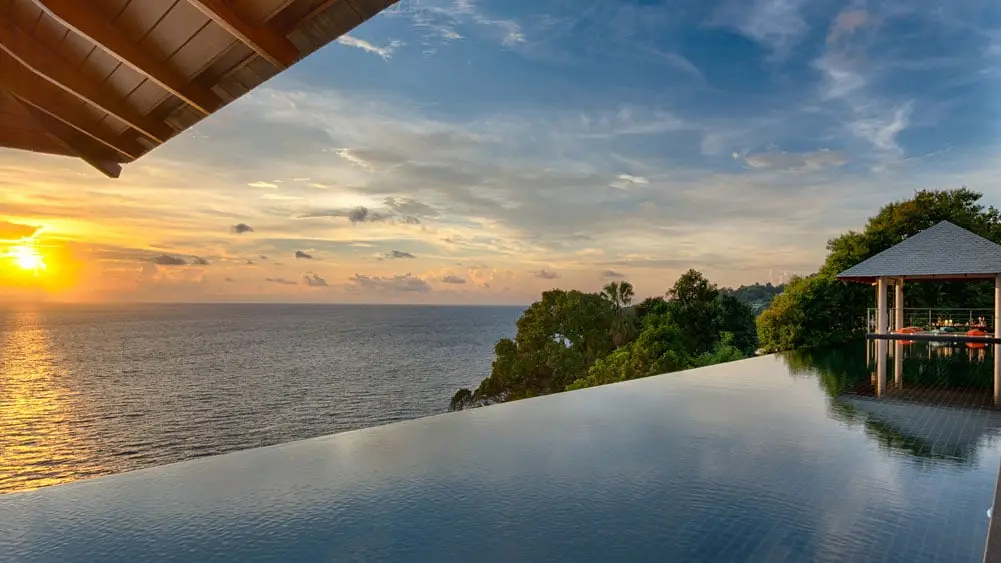 Clifftop Nine-Bedroom Estate on Cape Amarin — view 2