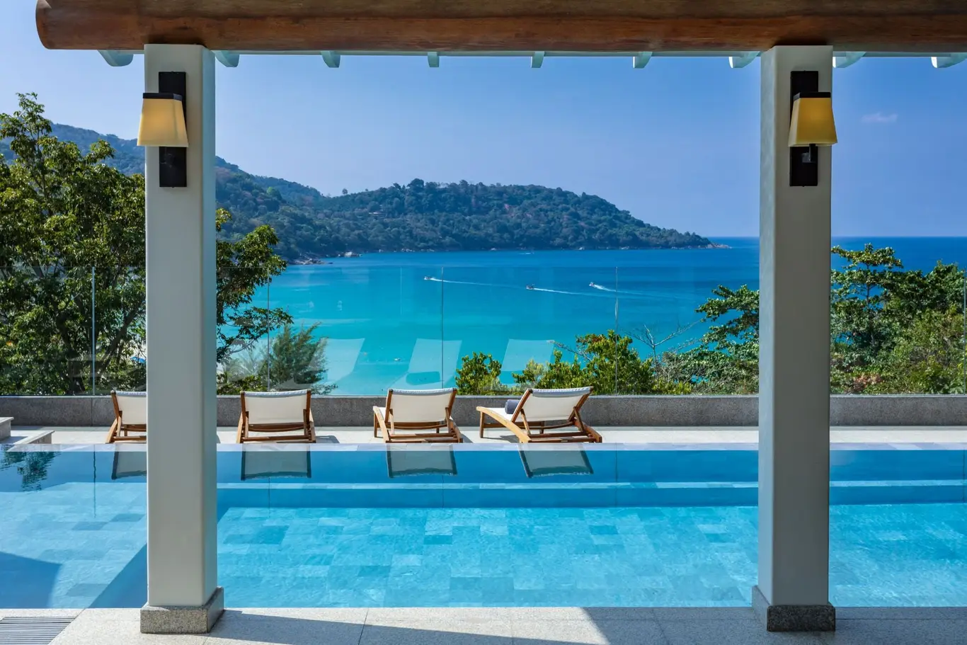 Hillside Six-Bedroom Villa Overlooking Kata Noi Beach