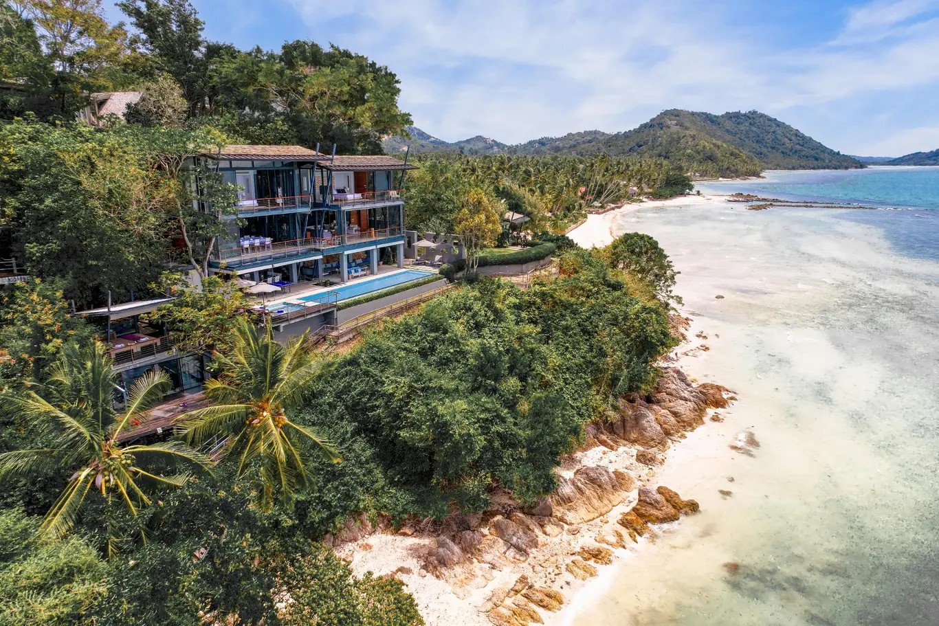 180° Clifftop Sea-View Villa in Taling Ngam