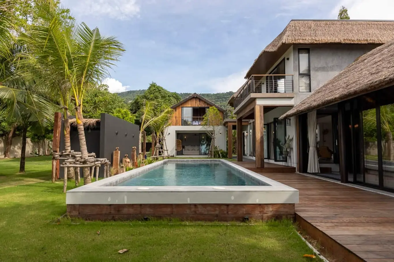 Beachfront Villa with a Saltwater Infinity Pool