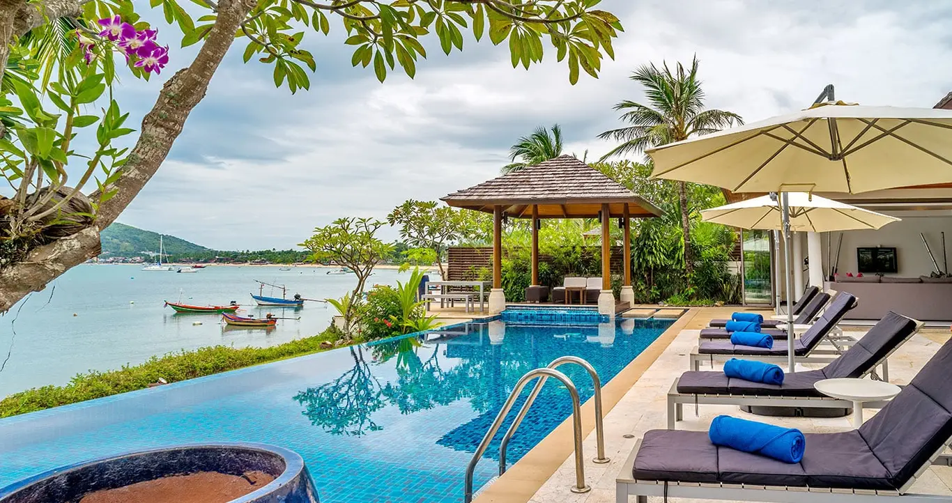 Beachfront Rose-Garden Pool Villa