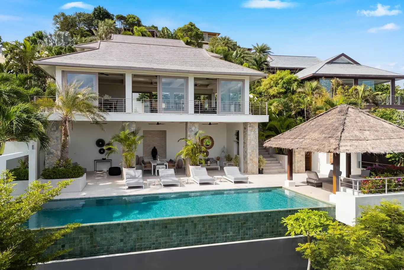Hillside Five-Bedroom Villa with Infinity Pool and Sea Views — view 2