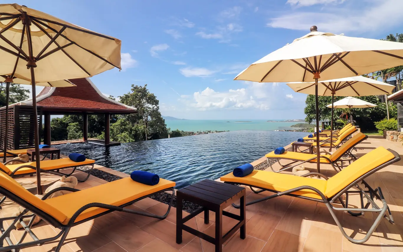 Hillside Infinity-Pool Villa