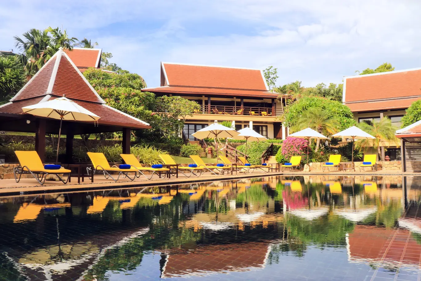 Hillside Infinity-Pool Villa — view 2