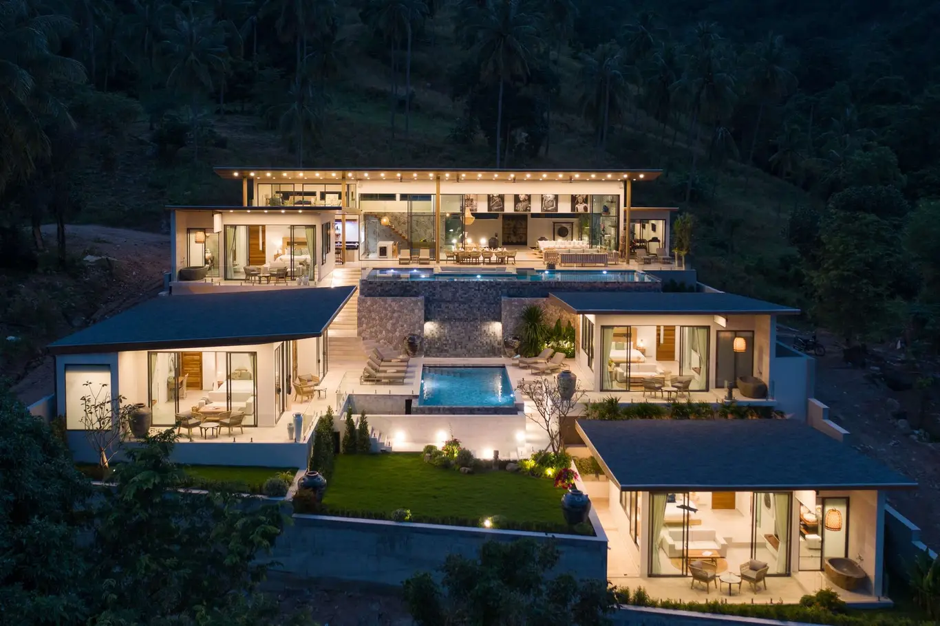 Split-Level Hillside Villa with Twin Pools Above Chaweng Bay — view 2