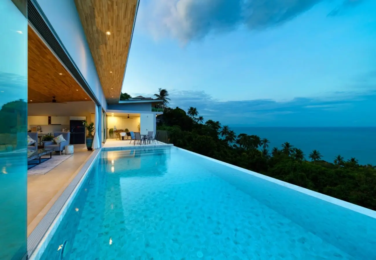 Balinese-Inspired 5-Bedroom Hillside Villa with Infinity Pool, Chaweng Noi — view 2