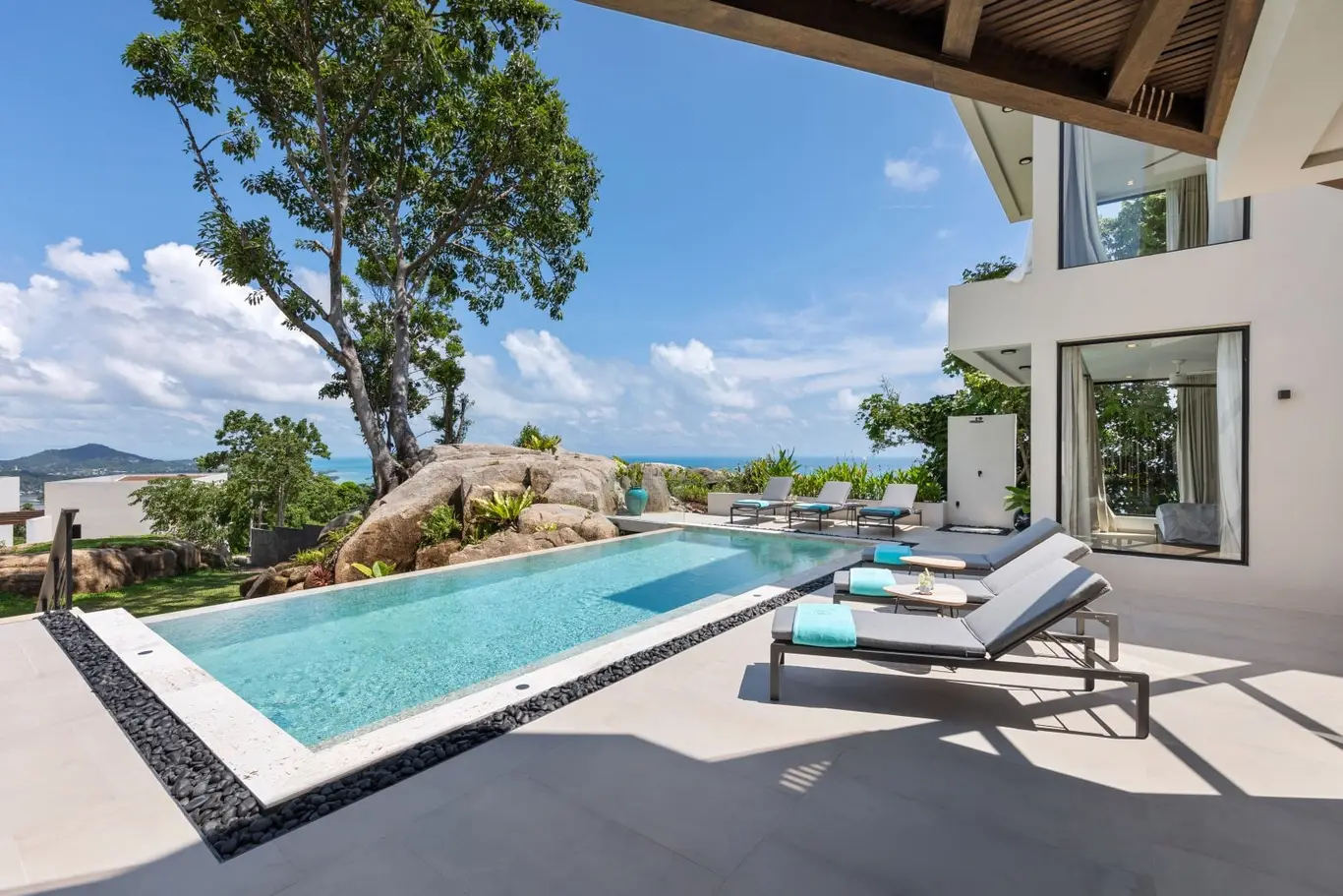 Four-Bedroom Hillside Villa with Bay Views