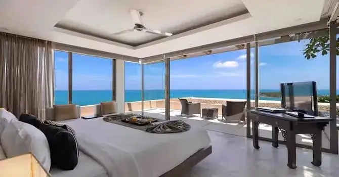 Contemporary 4-Bedroom Seaview Villa Above North Chaweng — view 2