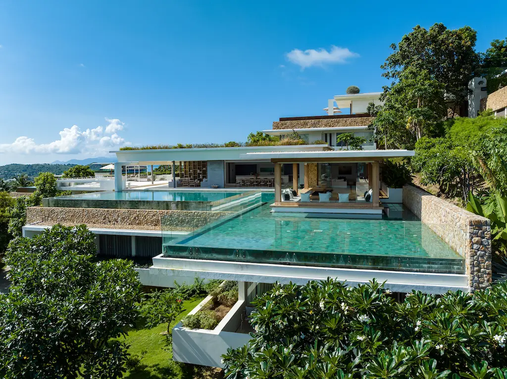 Monumental Eight-Bedroom Hillside Estate