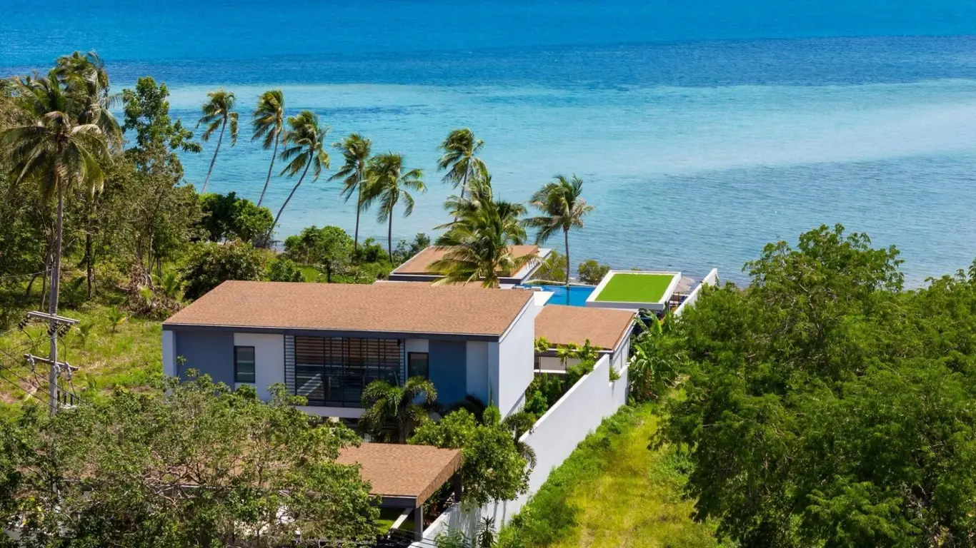 West-Facing Beachfront Villa in Laem Sor — view 2