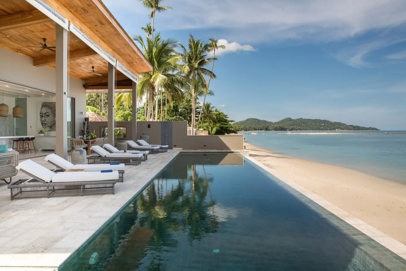 Beachfront Villa with Sea-View Suites and Lap Pool — view 2