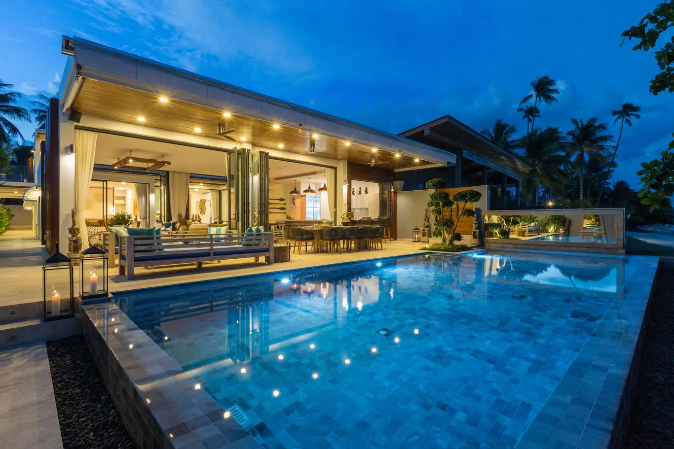 Beachfront Six-Bedroom Villa with Sea-Facing Pool — view 2