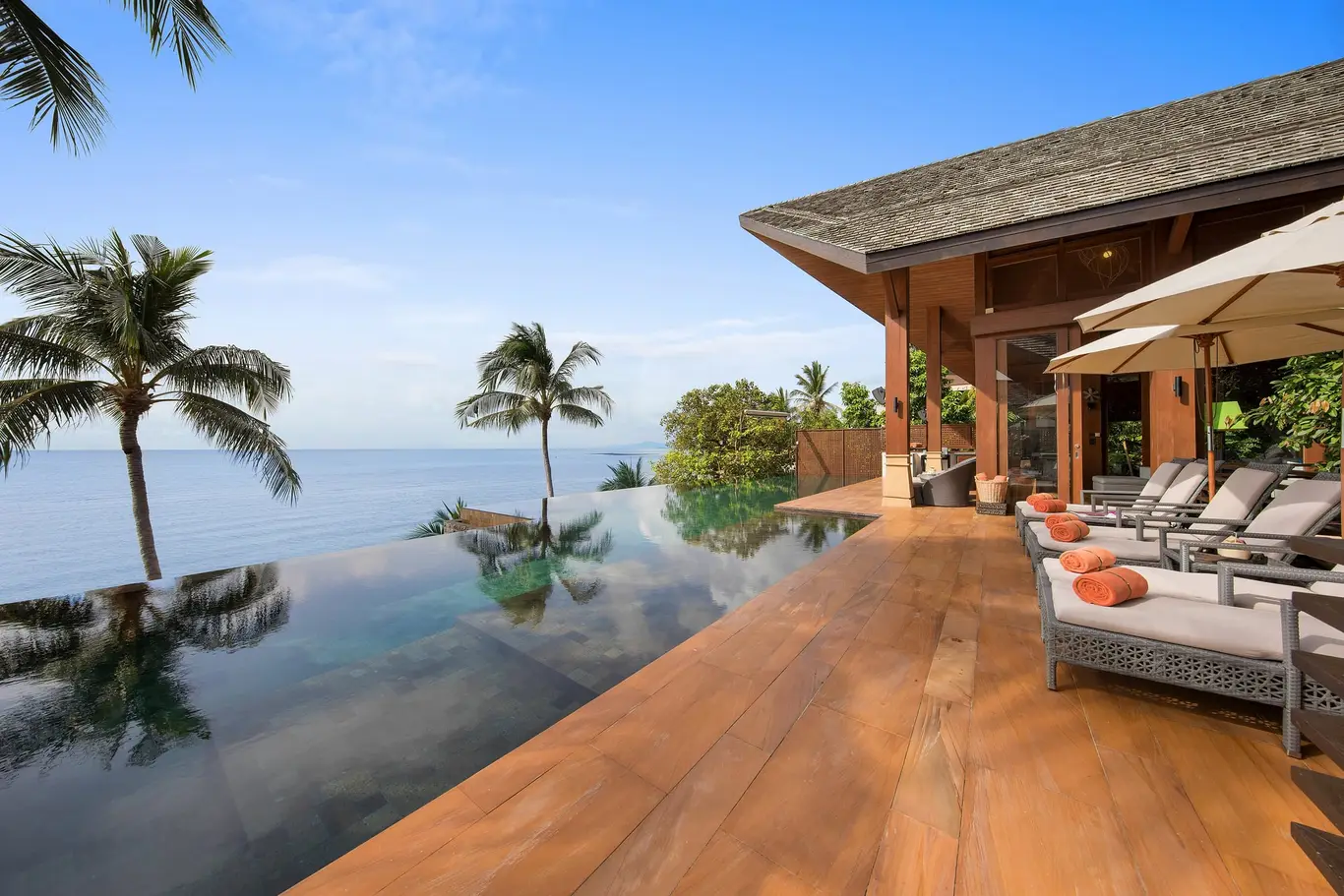 Granite-Boulder Beachfront Villa with Poolside Cinema