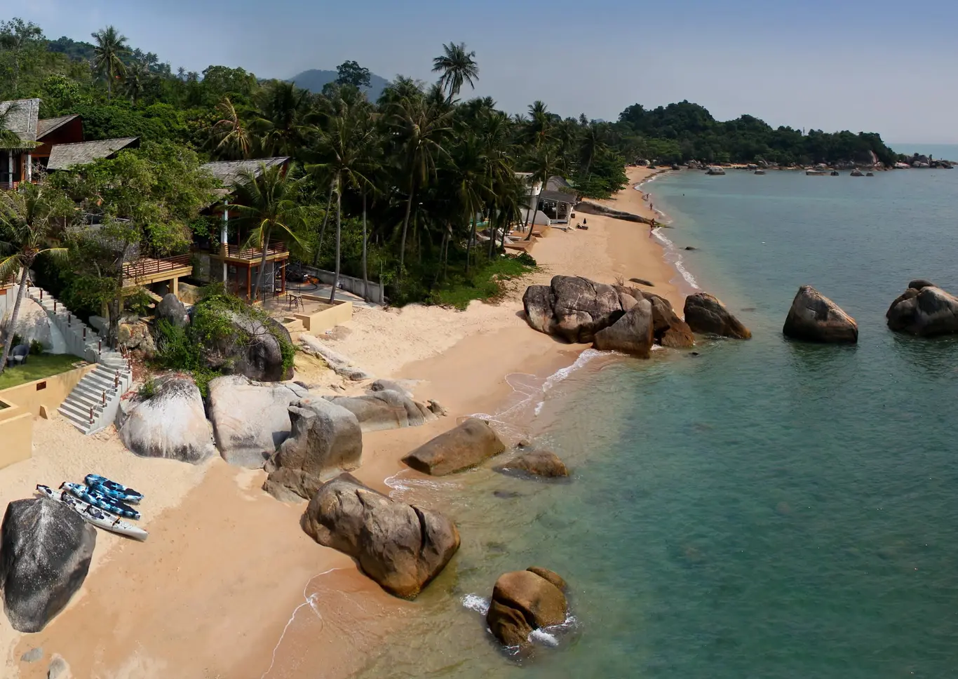 Twin-Villa Beachfront Estate Framed by Granite Boulders — view 2