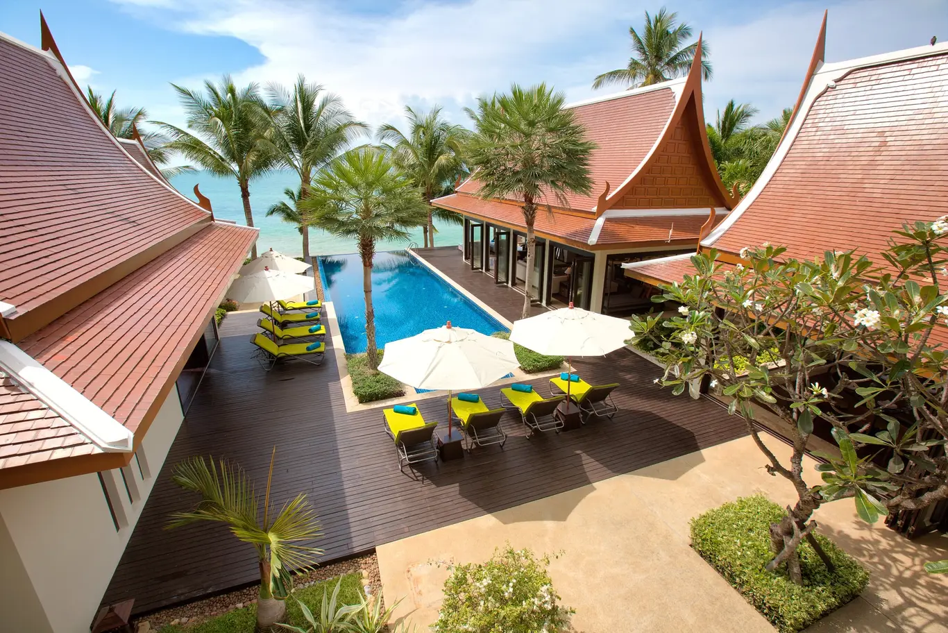 Beachfront Infinity-Pool Estate Villa