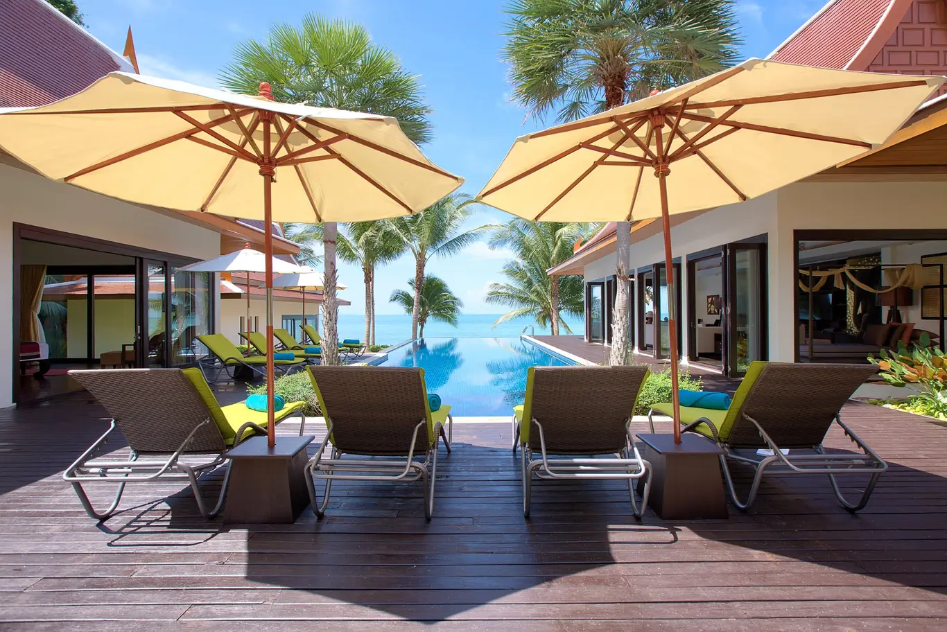 Beachfront Infinity-Pool Estate Villa — view 2