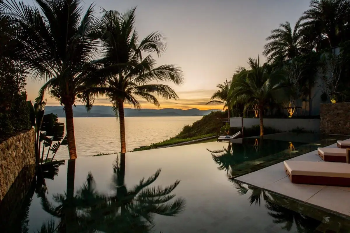 Twelve-Bedroom Beachfront Estate — view 2