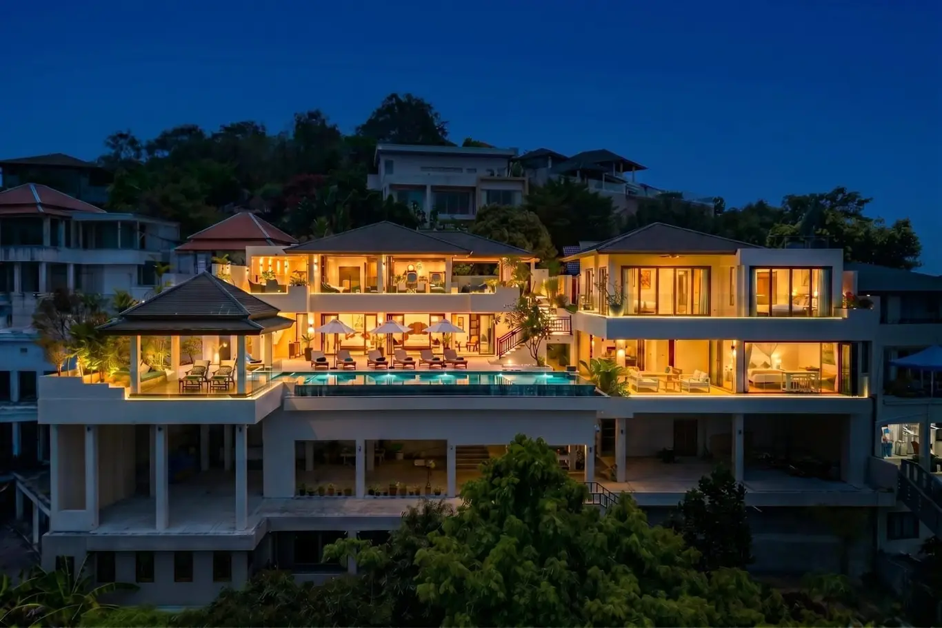 Hillside Four-Bedroom Villa with Infinity Pool and Sea Views — view 2