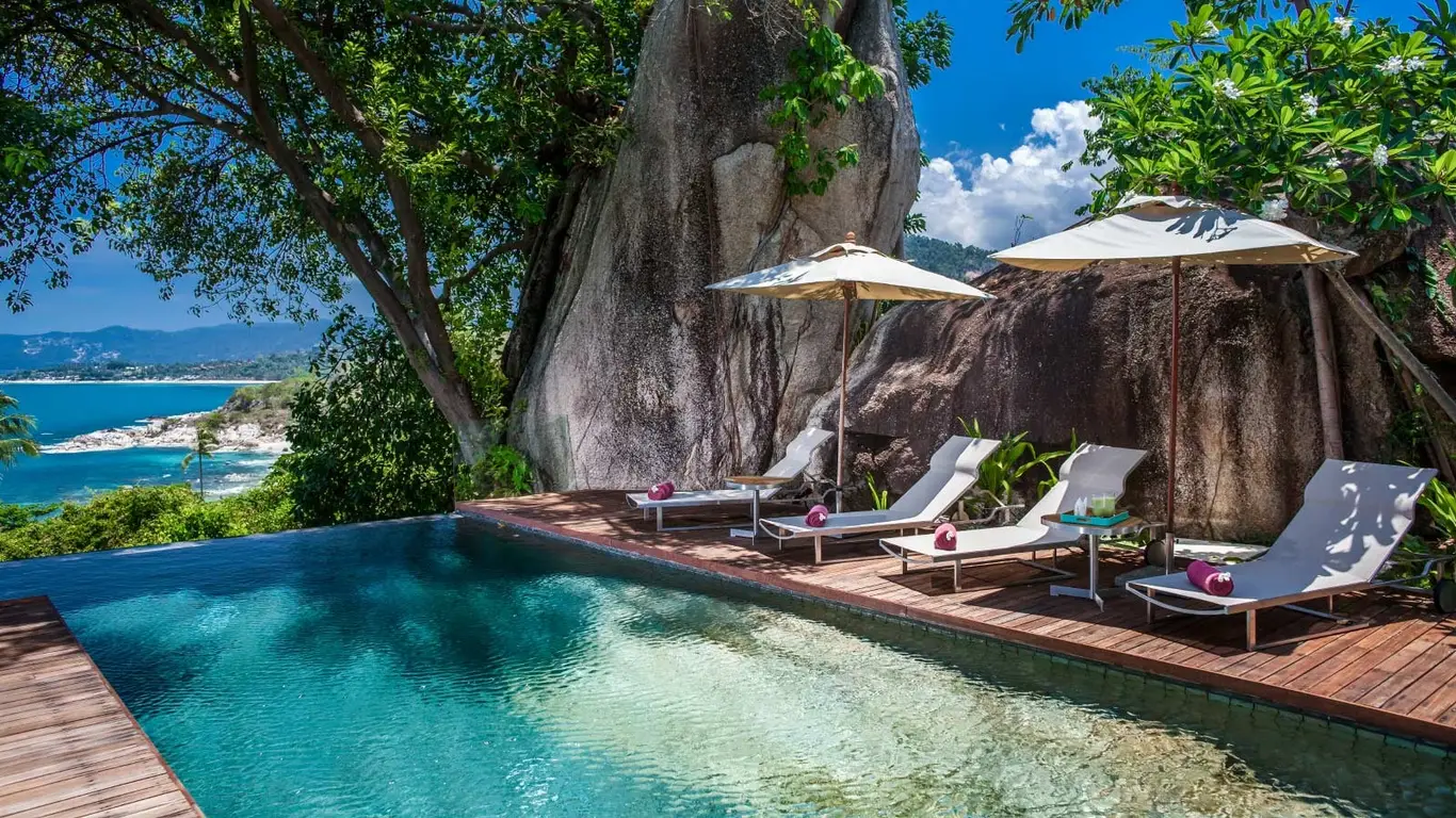 Rock-Built Five-Bedroom Villa with Sea-View Infinity Pool — view 2