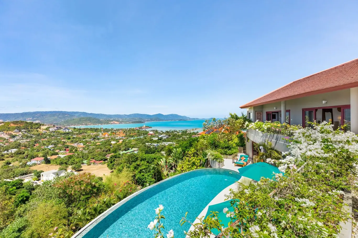 Five-Bedroom Hilltop Villa with 180° Sunrise-to-Sunset Views — view 2
