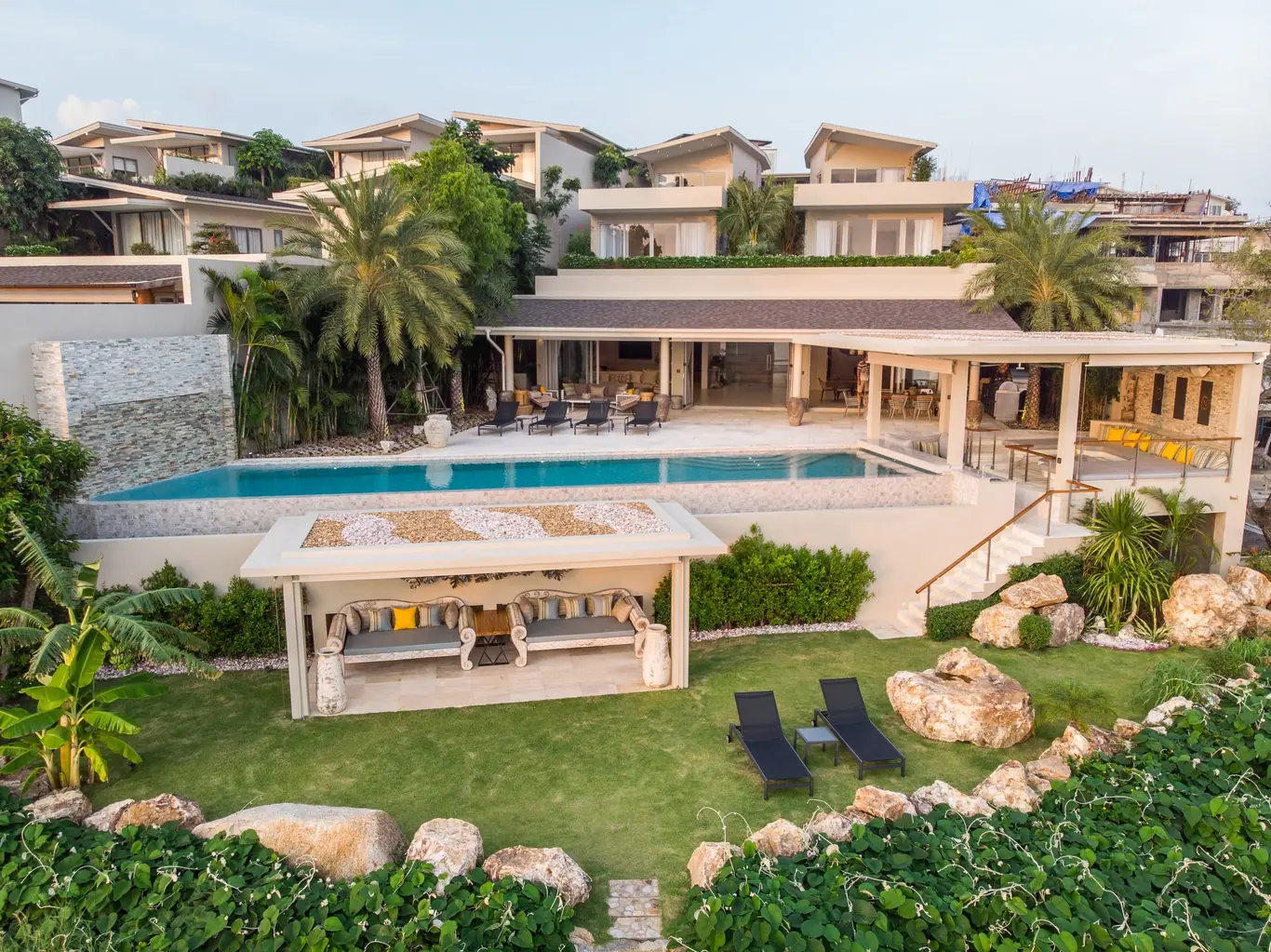 Fully Staffed Oceanfront Six-Bedroom Villa with Pool, Cinema & Gym