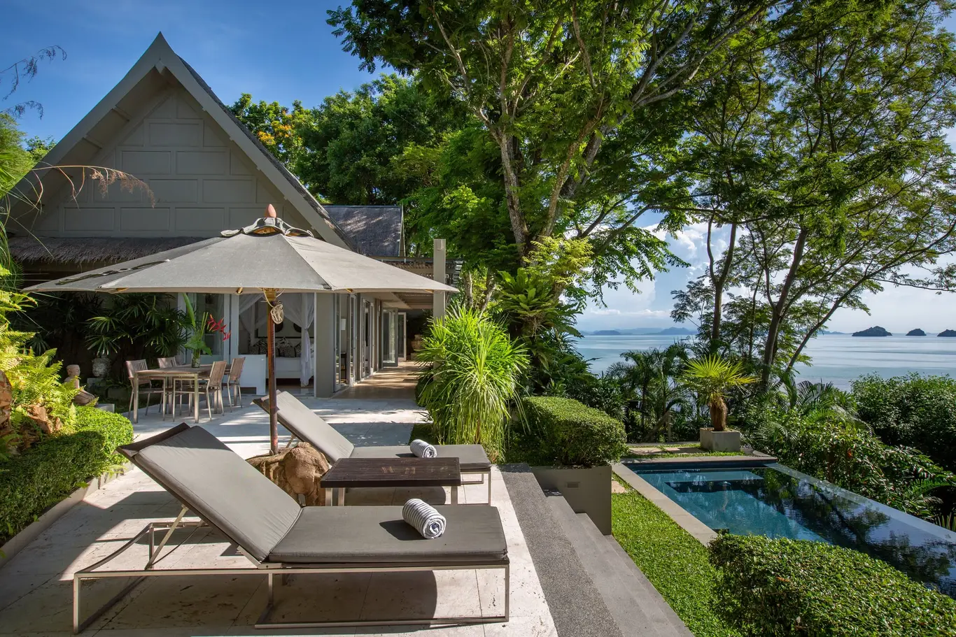 Beachfront Plateau Pool Villa
