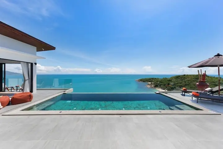 Hillside 4-Bedroom Villa with Infinity Pool over Thongson Bay