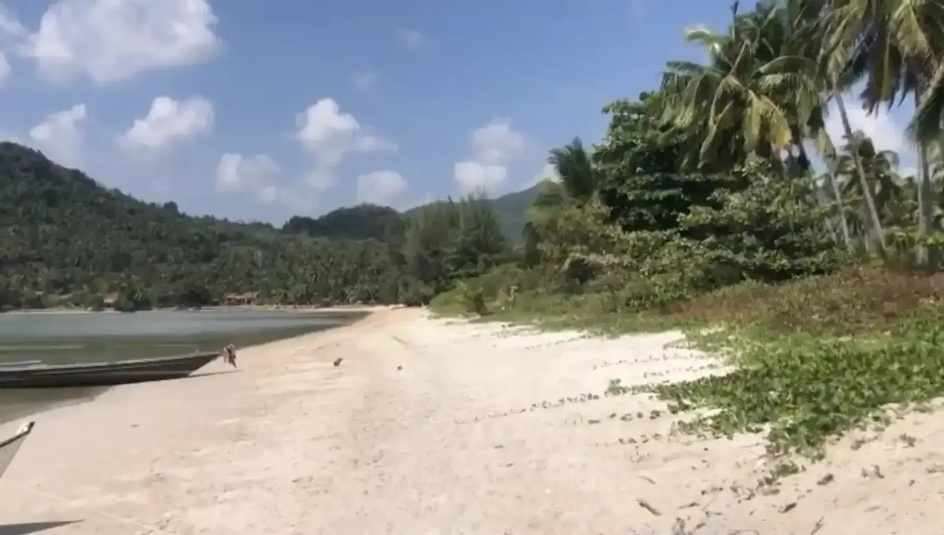 10-Rai Beachfront Development Land, Taling Ngam — view 2