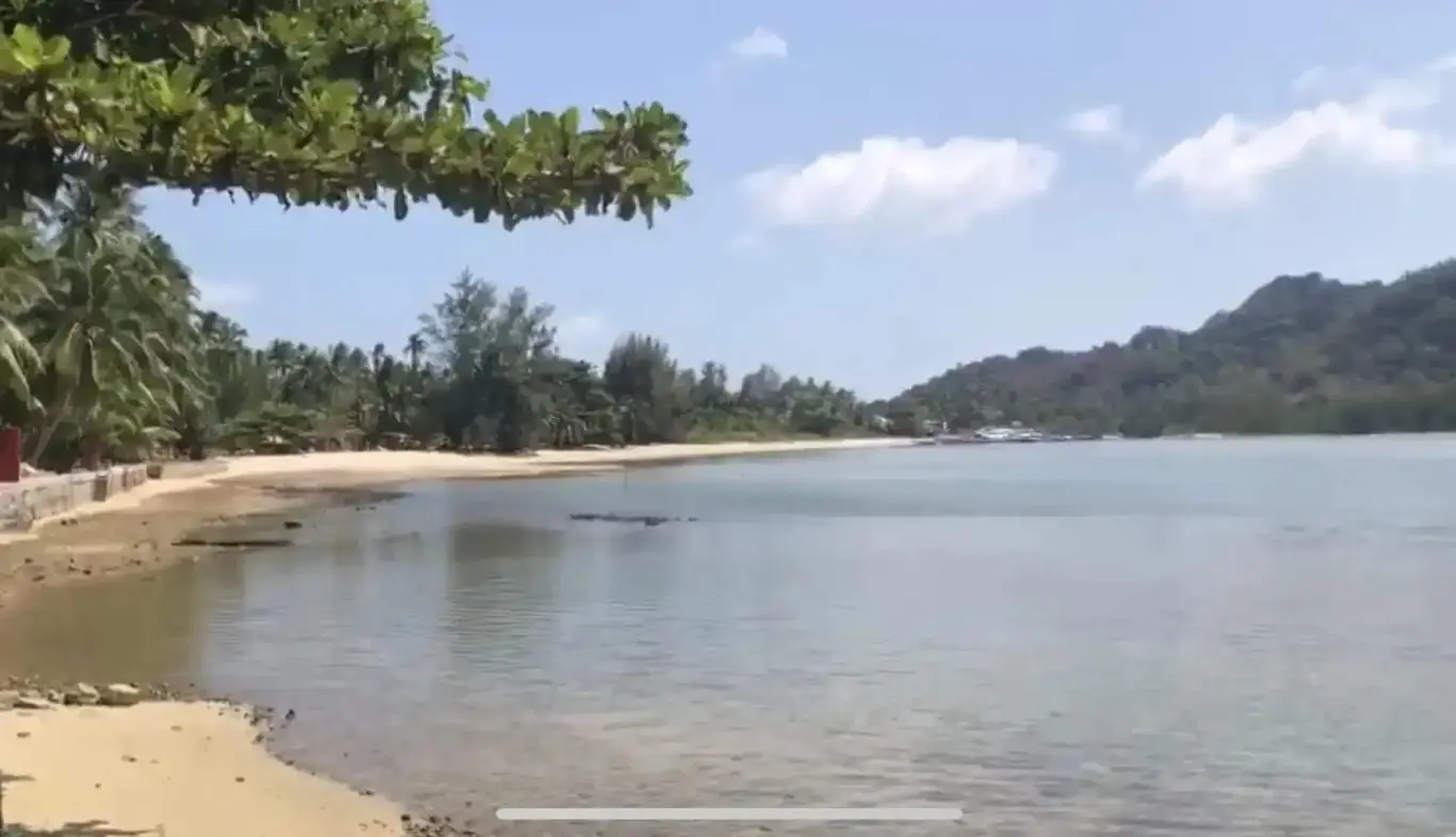 2-Rai Beachfront Land on the Taling Ngam Coast — view 2