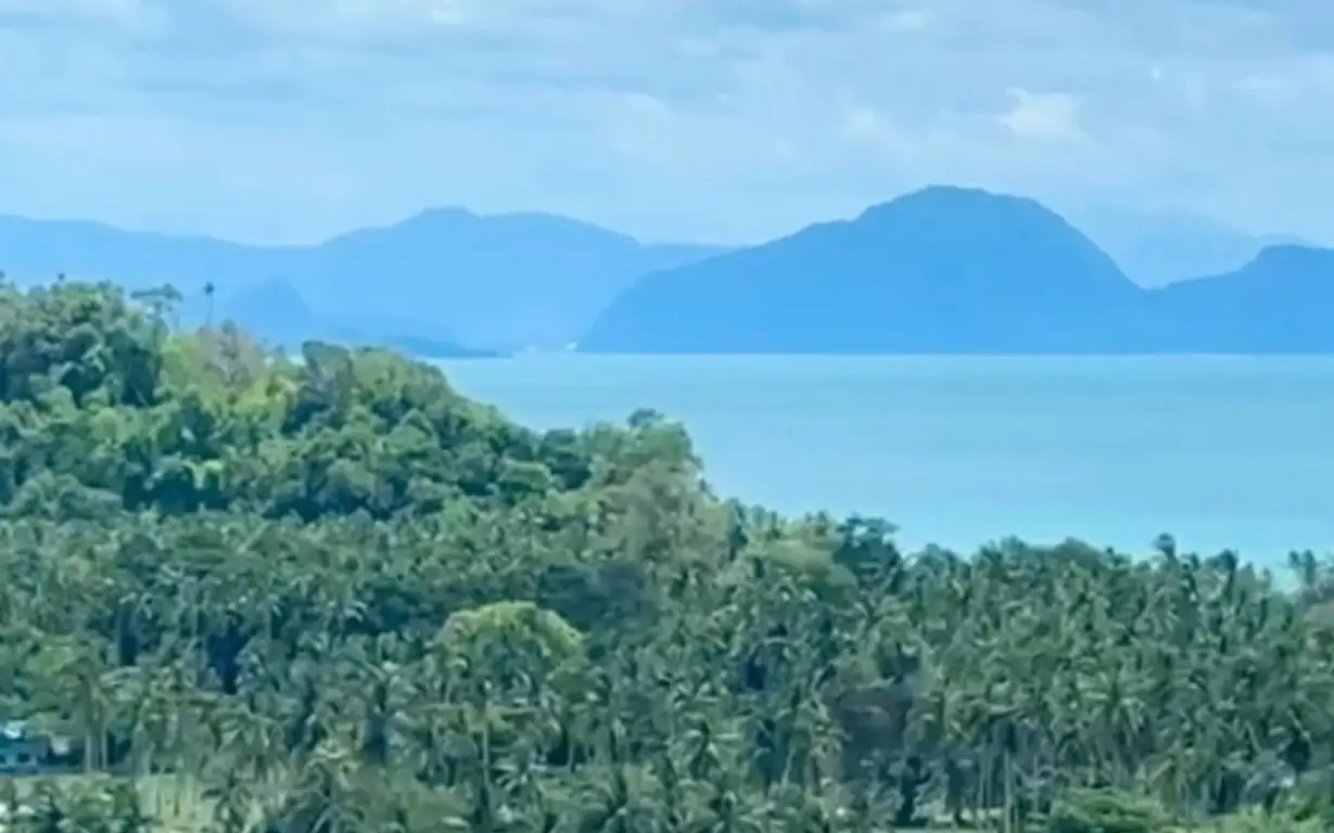 9-Rai Dual-Aspect Sea-View Land near InterContinental — view 2