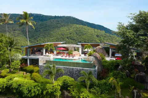 Private Hillside Sea & Mountain View Estate